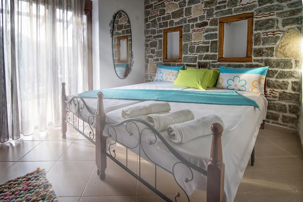 Theano Apartments Sarti Grecia